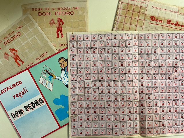 Catalogo regali Don Pedro con 4 tessere per la Raccolta punti con bollini applicati